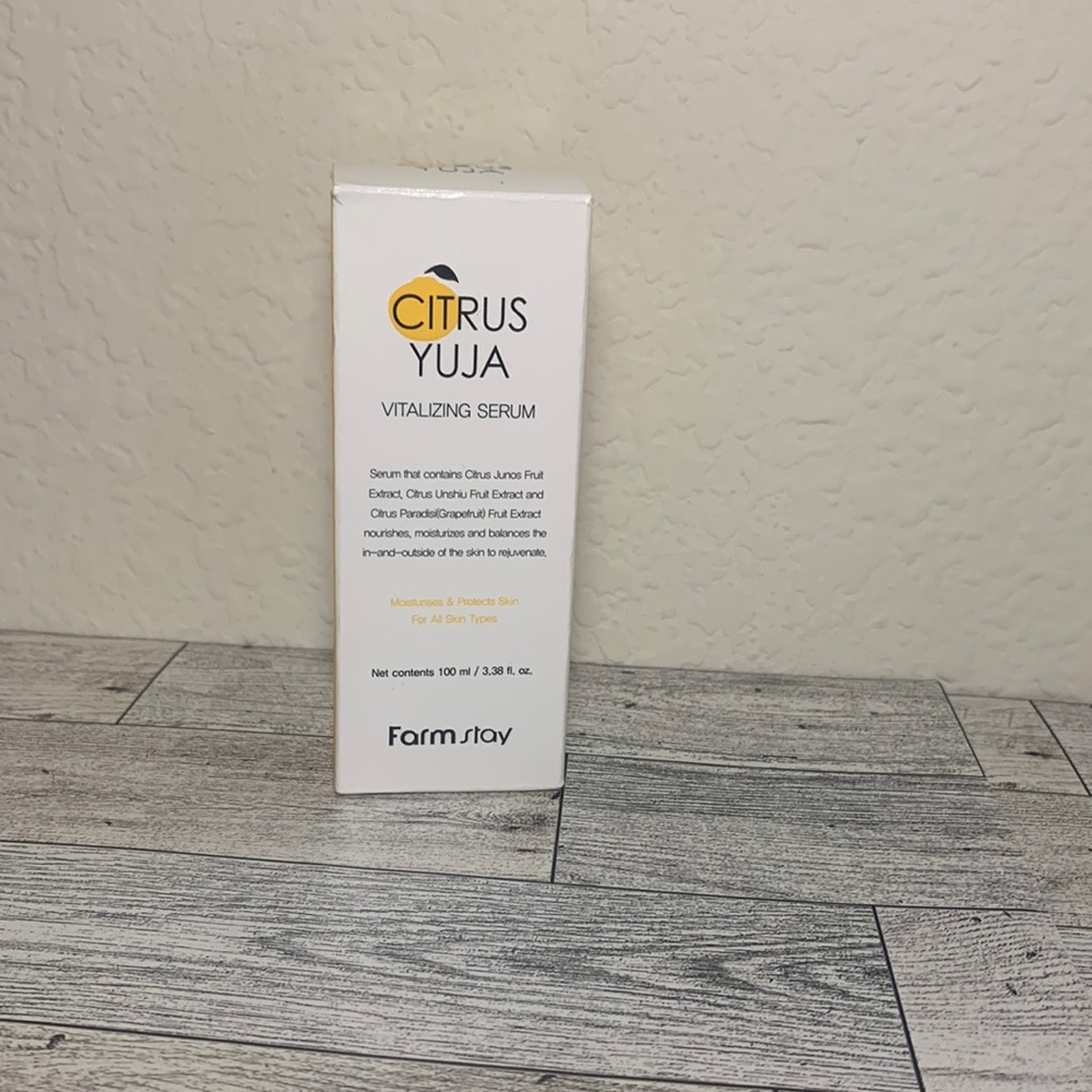 Farm Stay citrus yuja vitalizing serum. New.